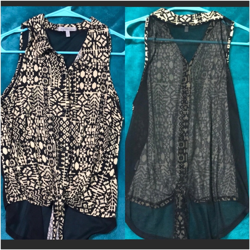 🌺 Geometric print tie front top